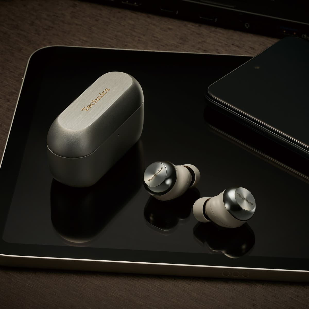 Technics Celebrates 60 Years with Exquisite Champagne Gold EAH-AZ100 Earbuds