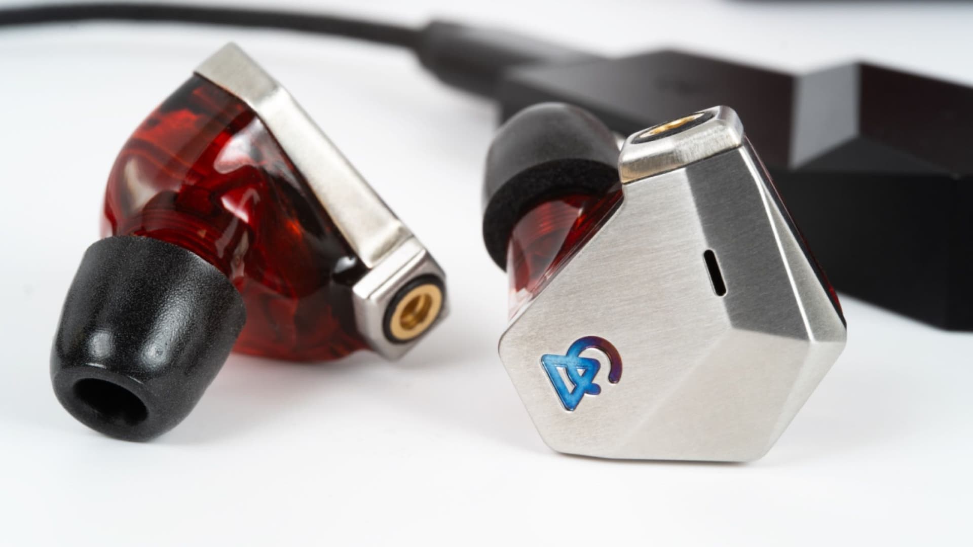 Campfire Audio Grand Luna: A Unique Planar-Balanced Hybrid IEM Experience
