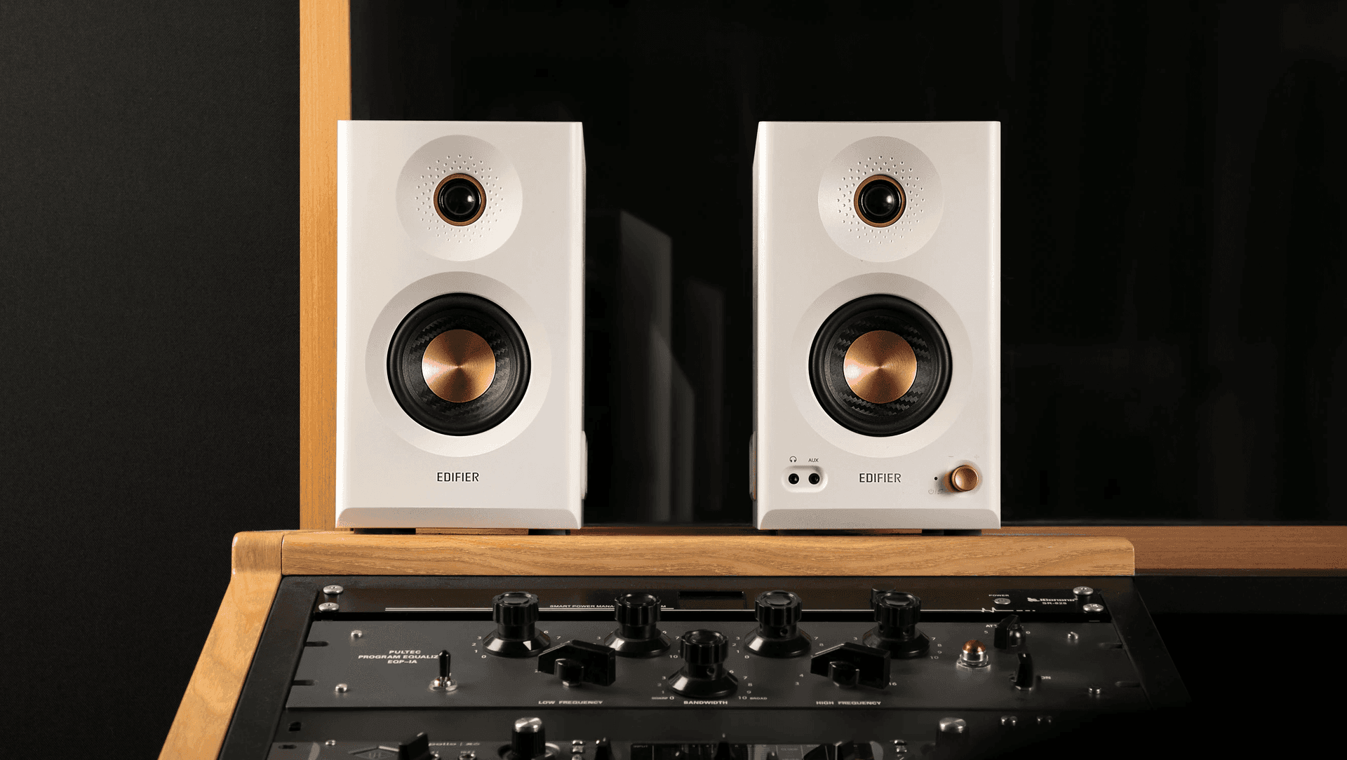 Edifier unveils the MR5 bookshelf speakers with advanced connectivity and audiophile performance