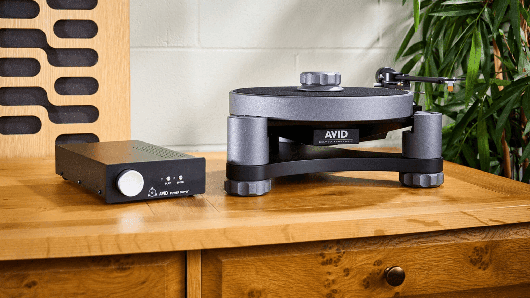 Avid Unveils the Relveo: A Cutting-Edge Audiophile Turntable