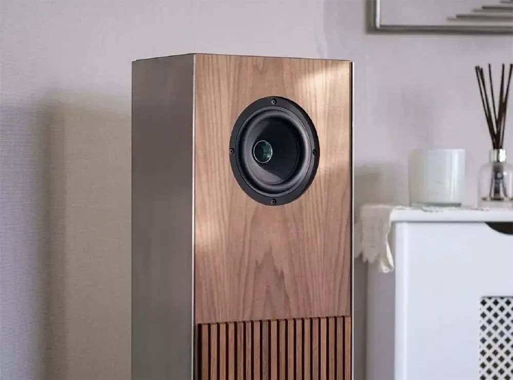 Lockwood Universal XP5 Floorstanding Speakers with 5-Inch Alnico Coaxial Driver Debut in Scotland