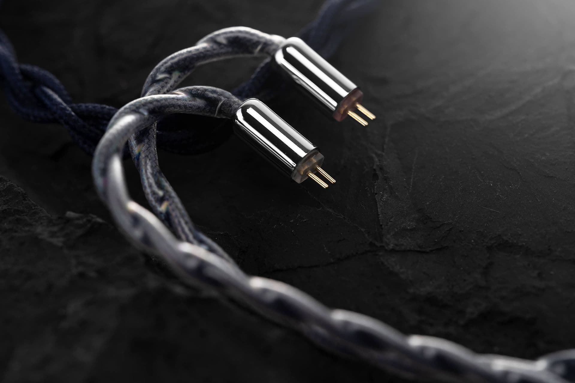 QoA Unveils the 'GIN' Deep Blue Upgrade Cable: Enhanced Durability, Style, and Audio Fidelity