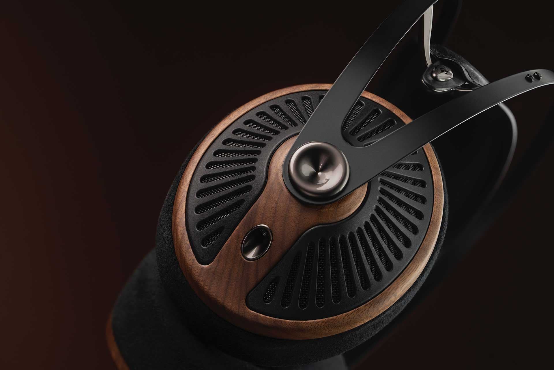 Meze Audio Launches the "105 SILVA" Open-Back Headphones Focusing on Natural Acoustic Vibrancy
