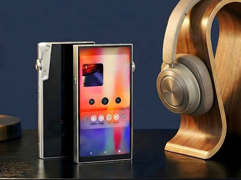 iBasso DX340 Titanium Limited Edition Portable Music Player Launches with Dual Batteries and Modular Amplifier