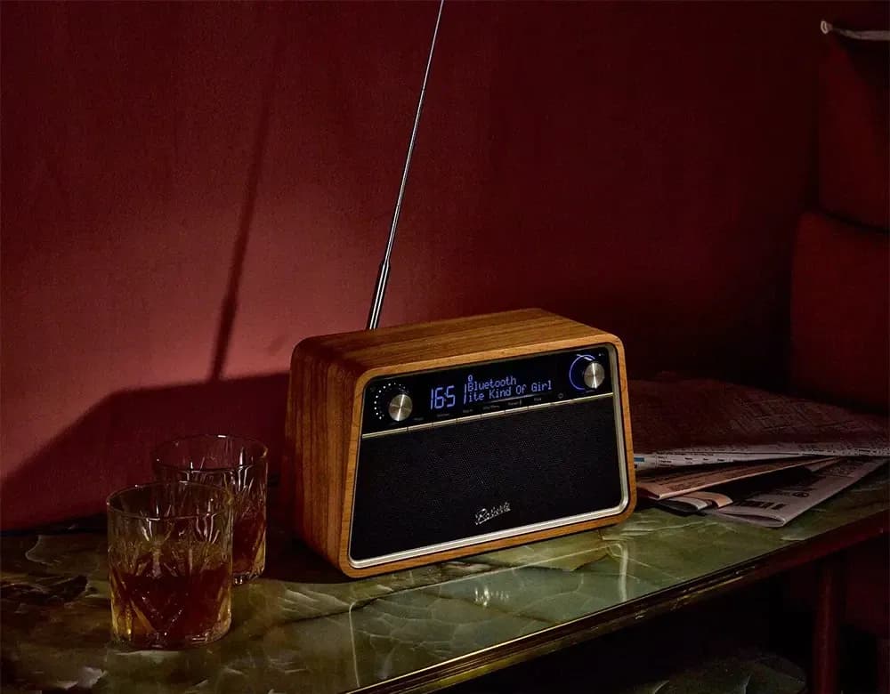 Roberts Reva – High-Quality Retro DAB+ Radio with Bluetooth Streaming