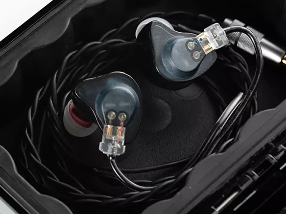 DUNU x FitEar Kaoru – High-End In-Ear Monitors with Six Balanced Armature Drivers