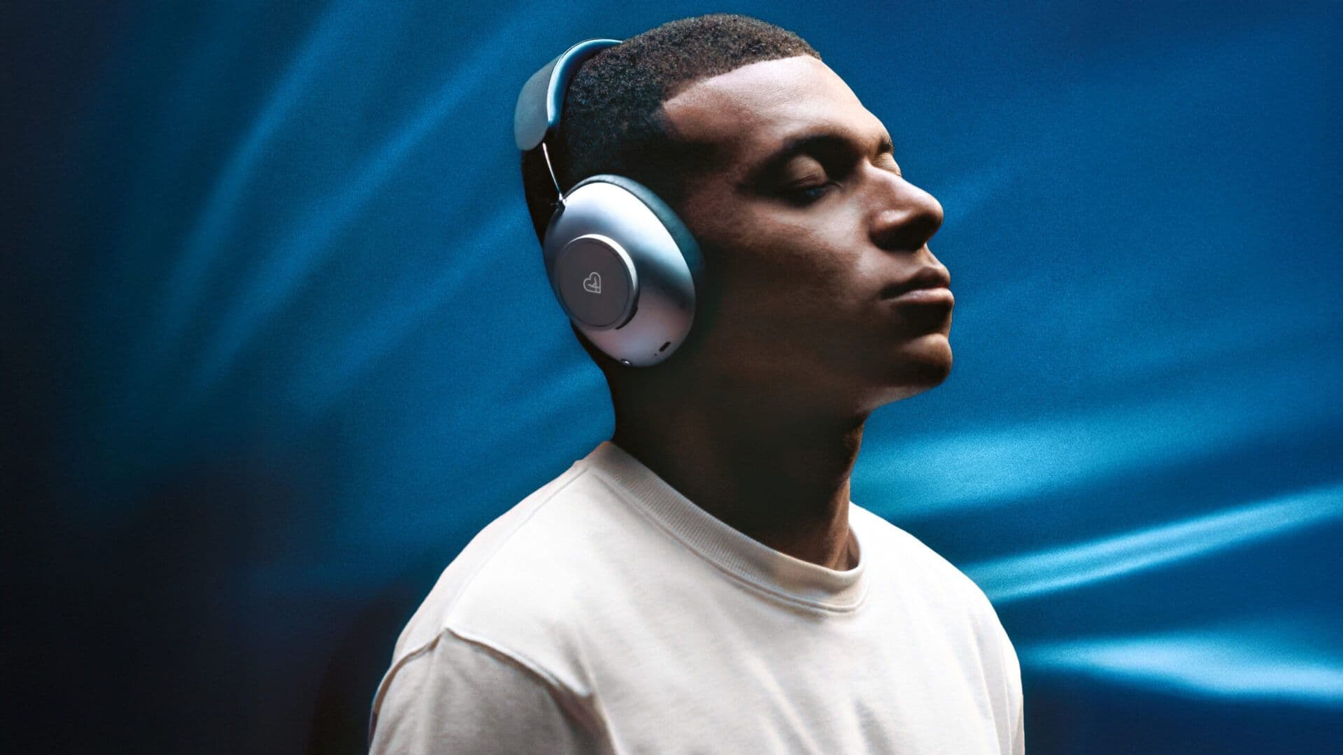 Loewe Leo Wireless Headphones: Combining Premium Design with Advanced Audio Features