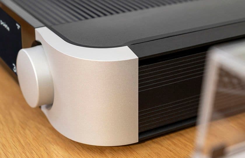 Simaudio Moon 371 Network Player / Amplifier Launched
