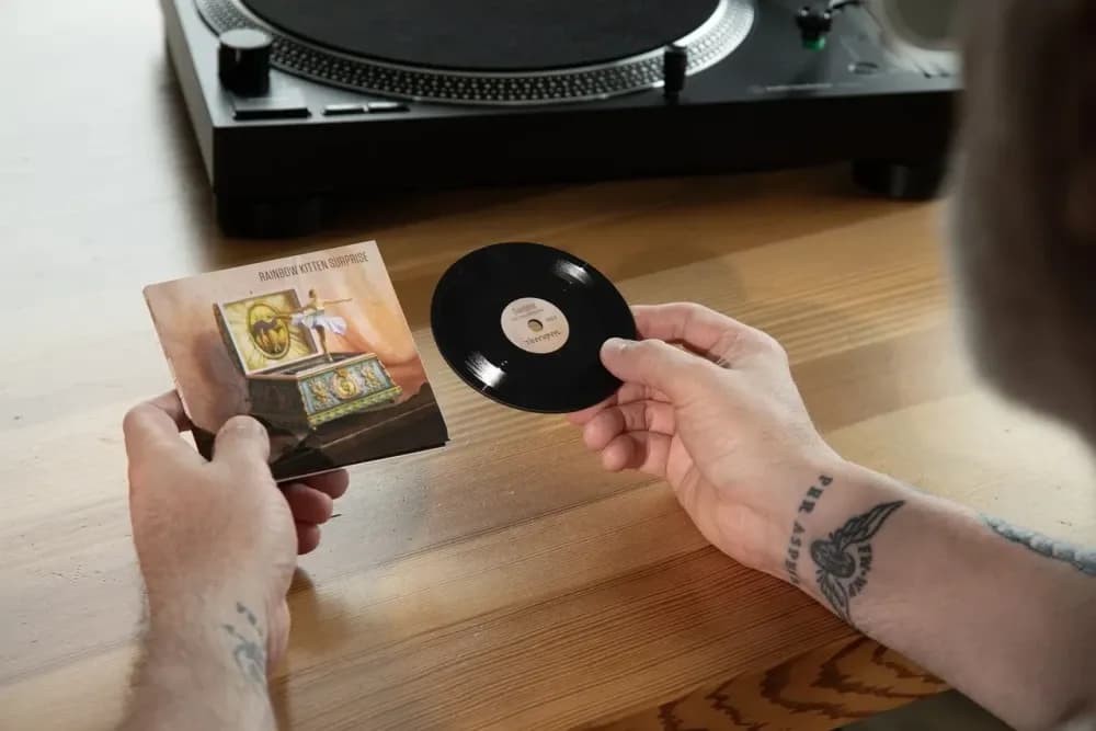 Tiny Vinyl introduit le format de disque vinyle de 4 pouces