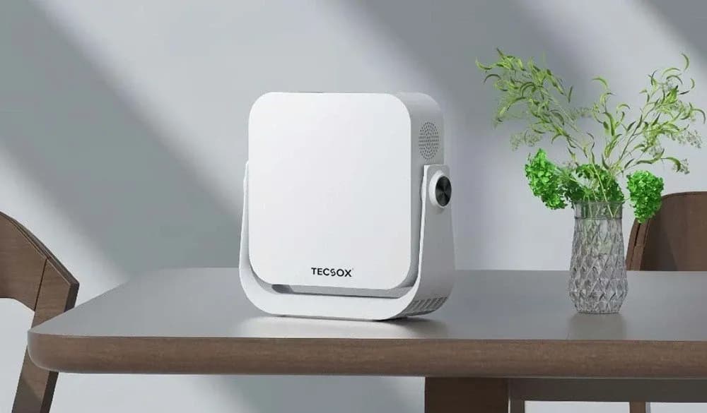 TecSox AURA: Compact Projector for Home Use