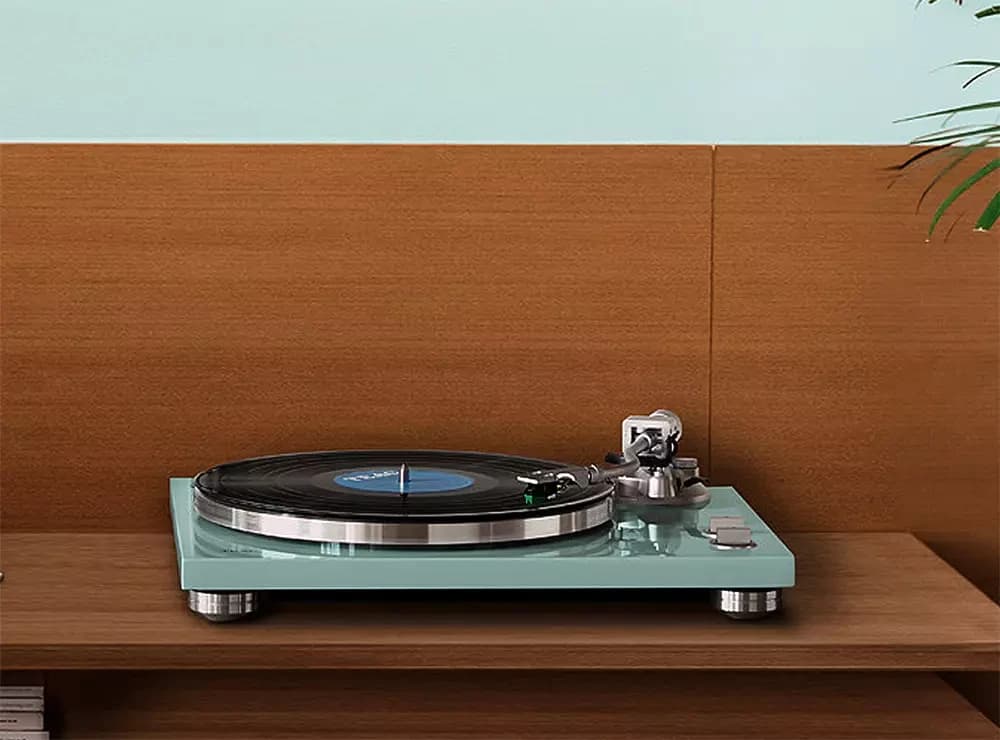 TEAC TN-400BT-X/TB Limited Edition Belt-Drive Turntable with Bluetooth 5.2 in Turquoise Finish
