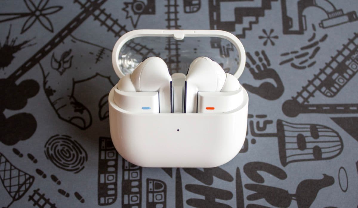 Samsung Galaxy Buds 3 FE Offer Enhanced Fit and Noise Isolation with Silicone Ear Tips