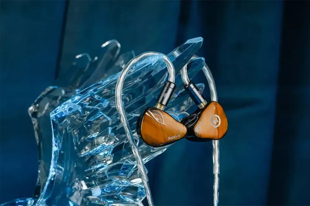 Juzear Harrier – Hybrid In-Ear Headphones with Nine Drivers