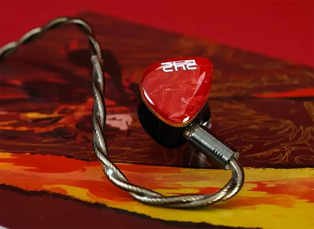 DUNU DN242 Hybrid In-Ear Headphones Featuring 8 Drivers Launched