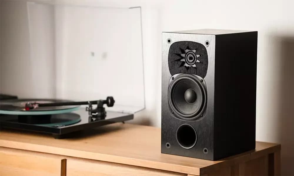 VAF Research Introduces DC 2S Bookshelf Speakers