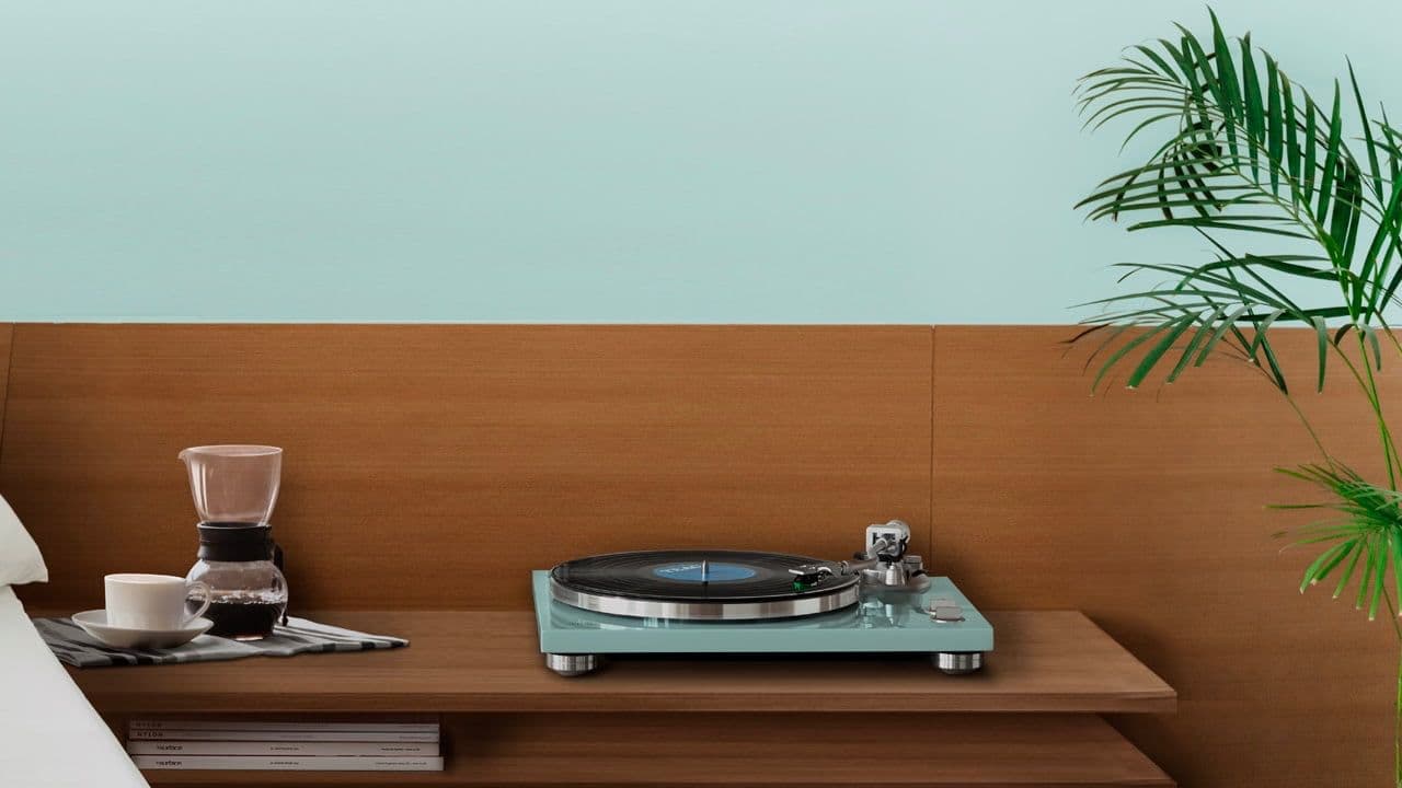 TEAC TN-400BT X/TB Bluetooth Turntable Launches in Limited-Edition Turquoise Blue for Spring 2026