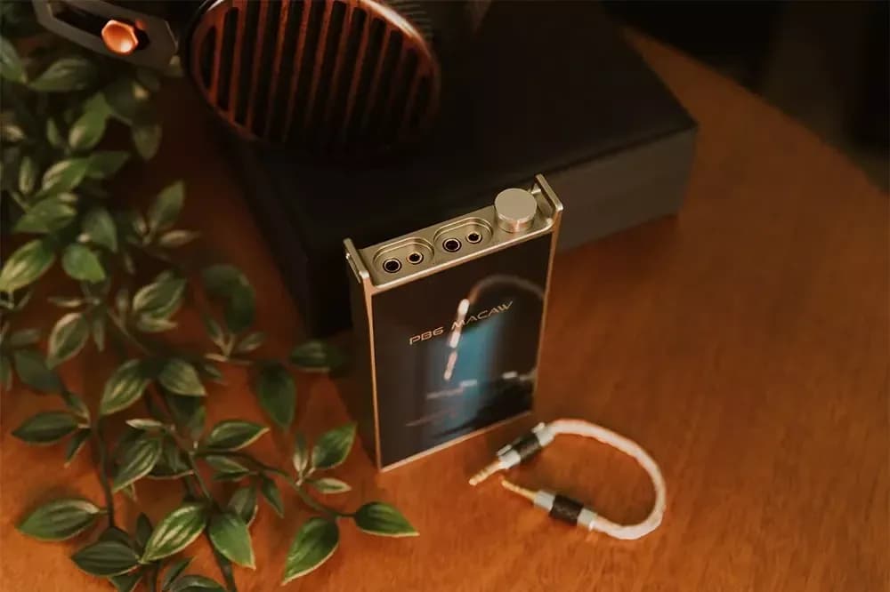 iBasso PB6 Macaw Portable Tube Headphone Amplifier With Quad JAN6418 Tubes and Class AB Mode