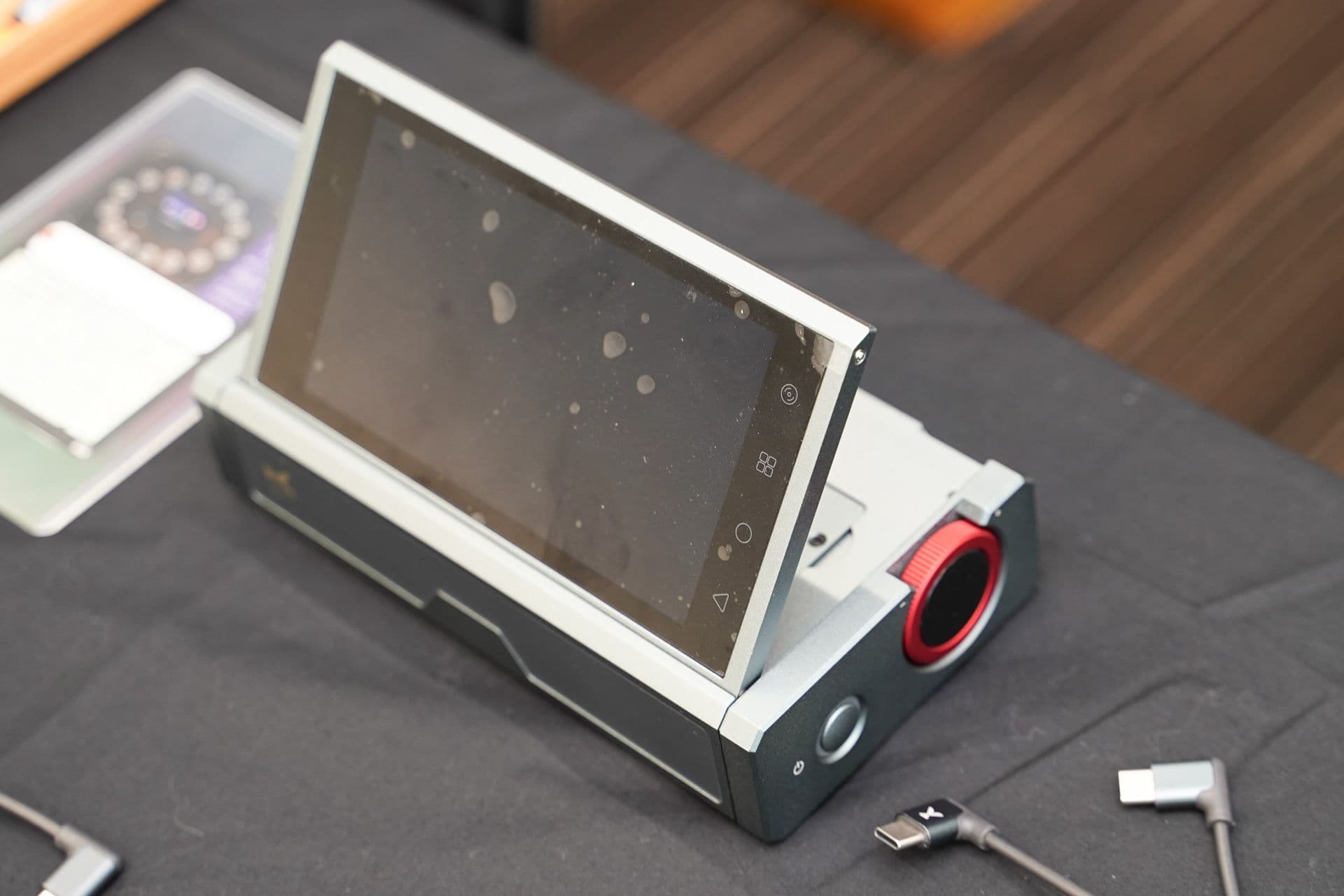 xDuoo DP-10 Digital Transport Featuring 5.5-Inch Touch Display Released