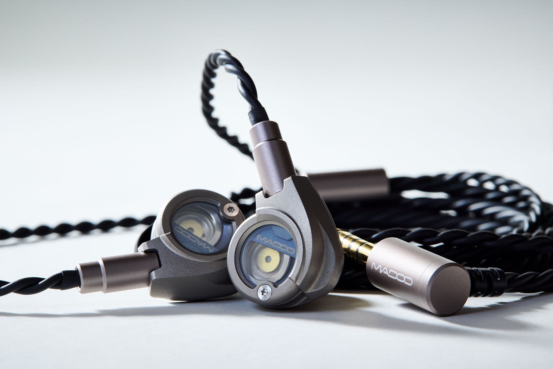 MADOO Typ930 Hybrid Earphones with Dual Motion Driver Technology