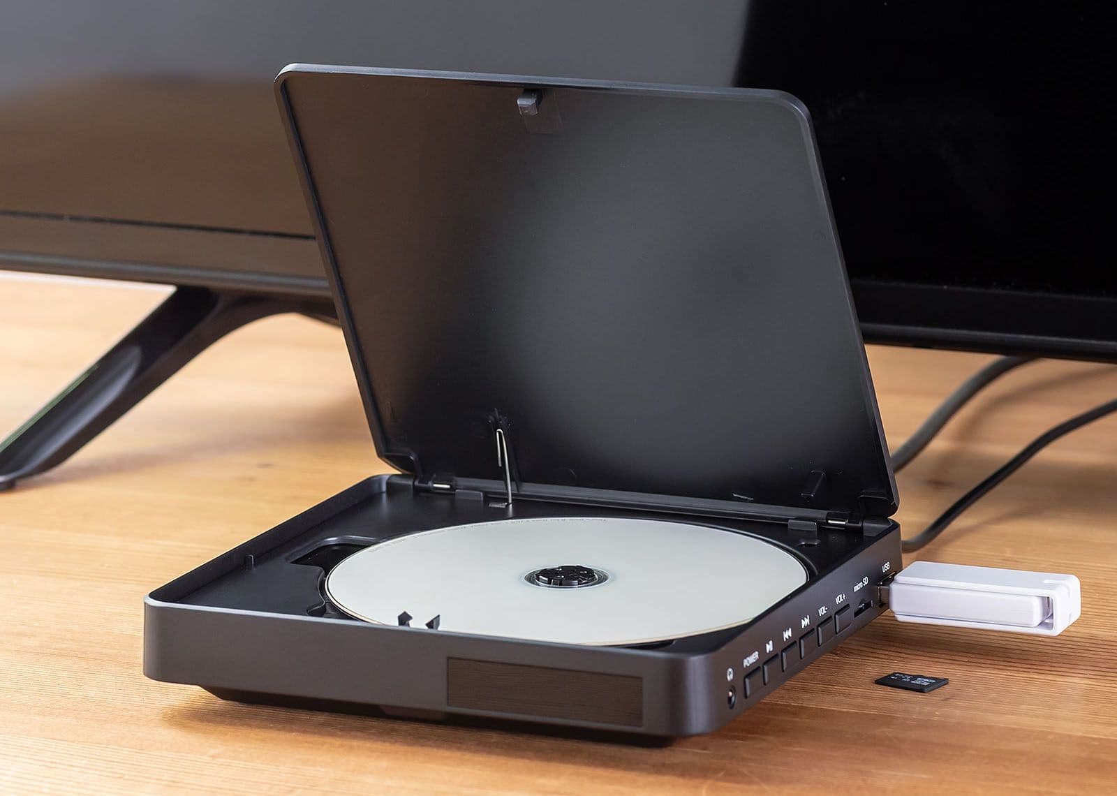 Compact USB-powered 3-way Media Player: Sanwa Supply's 400-MEDI052