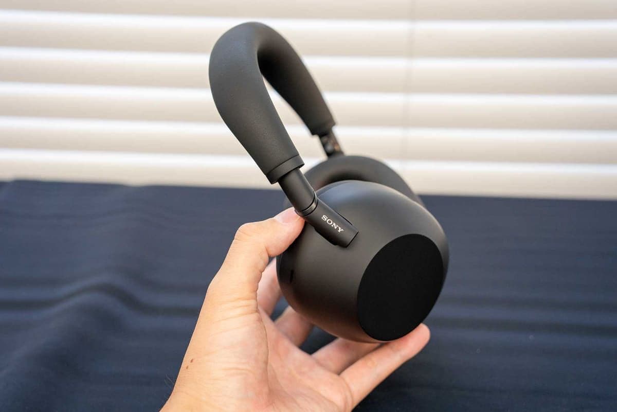 Sony WH-1000XM6 and WF-1000XM5 Software Update: Enhanced LE Audio Features and Gemini Live Support