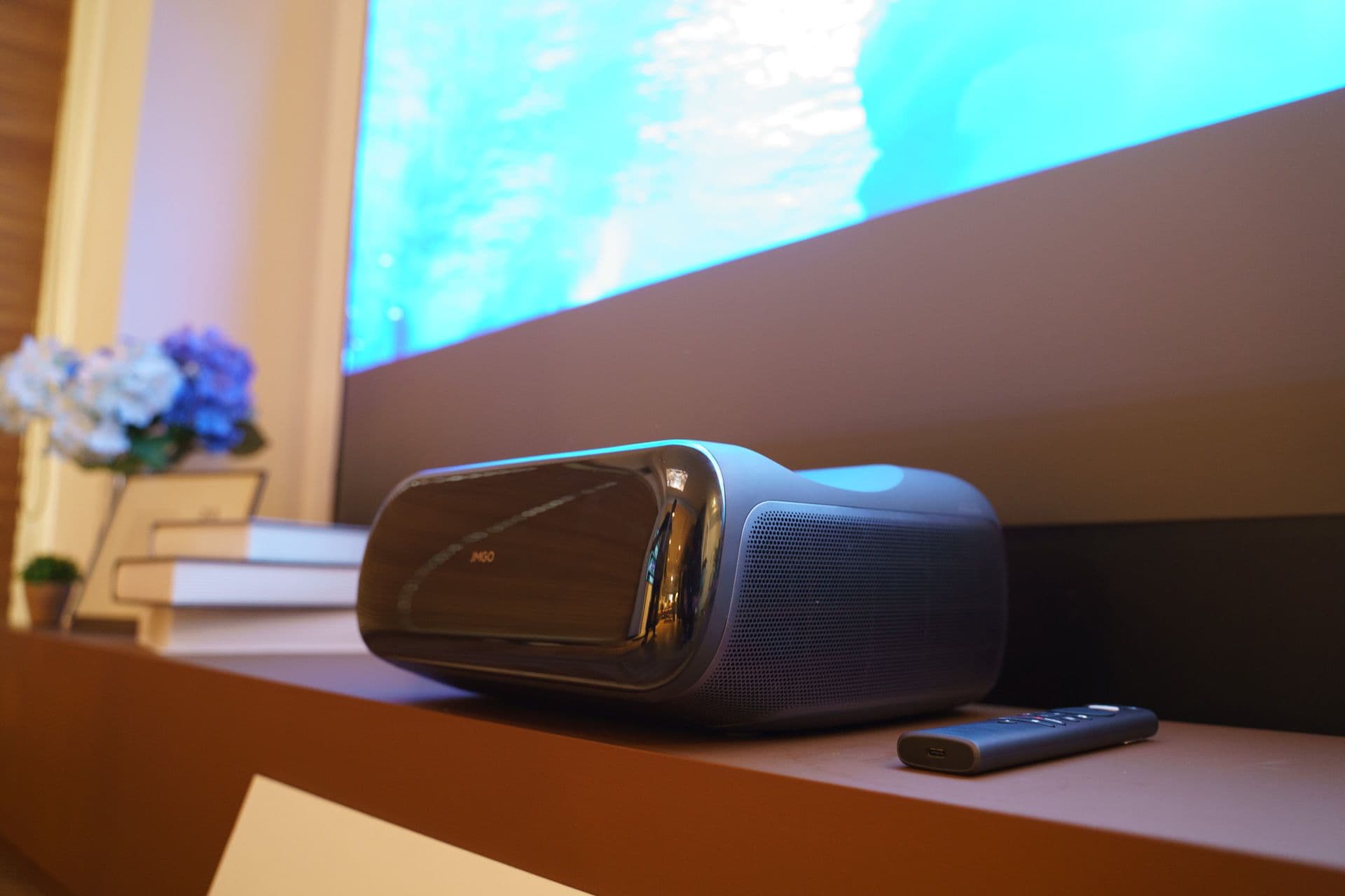 JMGO Releases the O2S Ultra 4K Ultra Short Throw Projector
