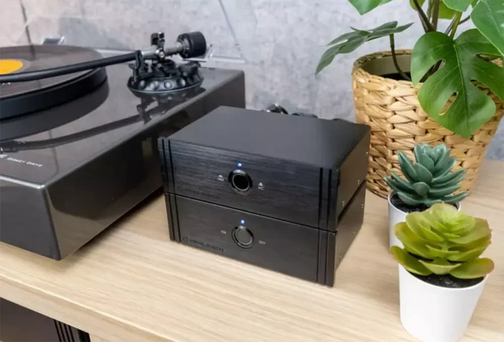 Oehlbach Twin Amp Ultra Transistor Phono Preamp Features Advanced Dual-Chassis Design for Optimal Vinyl Playback