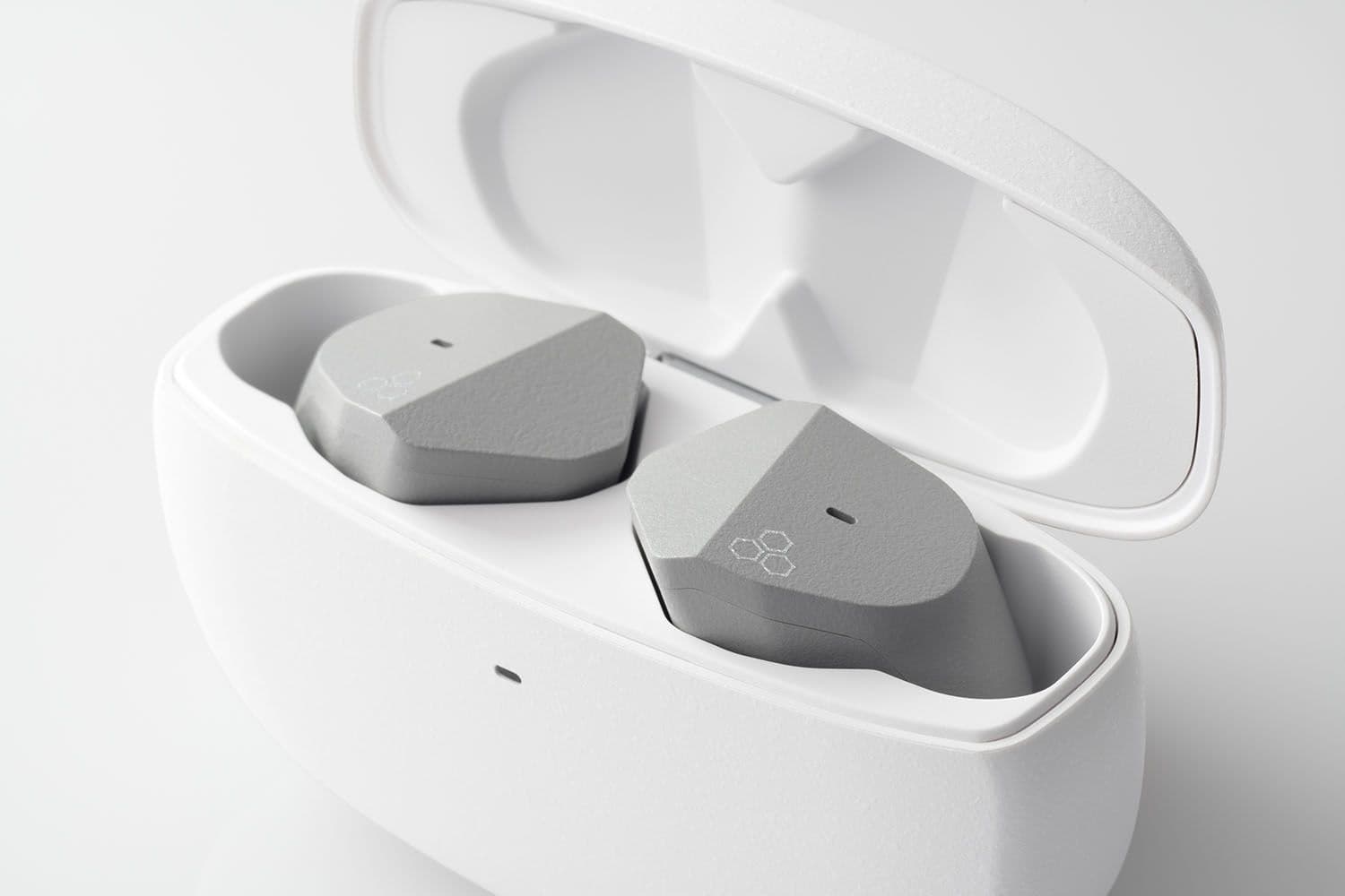 Final lanza los auriculares inalámbricos ZE3000 para ASMR