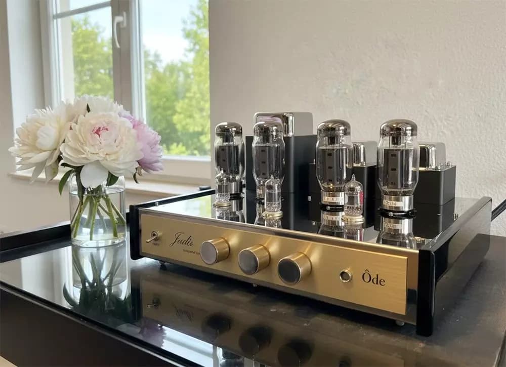 Jadis Ode Integrated Class A Tube Amplifier with KT88 Output Tubes