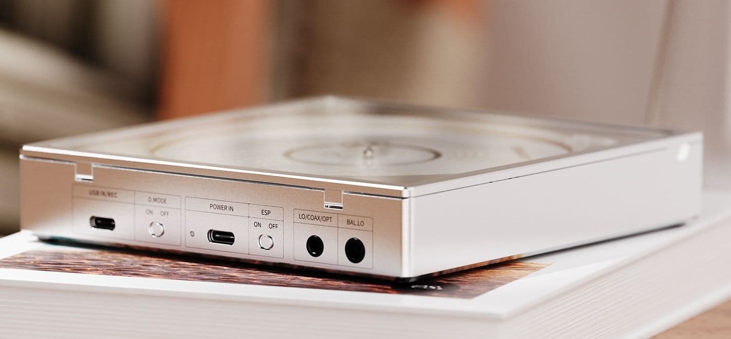 FiiO Launches DM15 R2R Portable CD Player, Introducing the Modern Revival of the Silver Disc Format