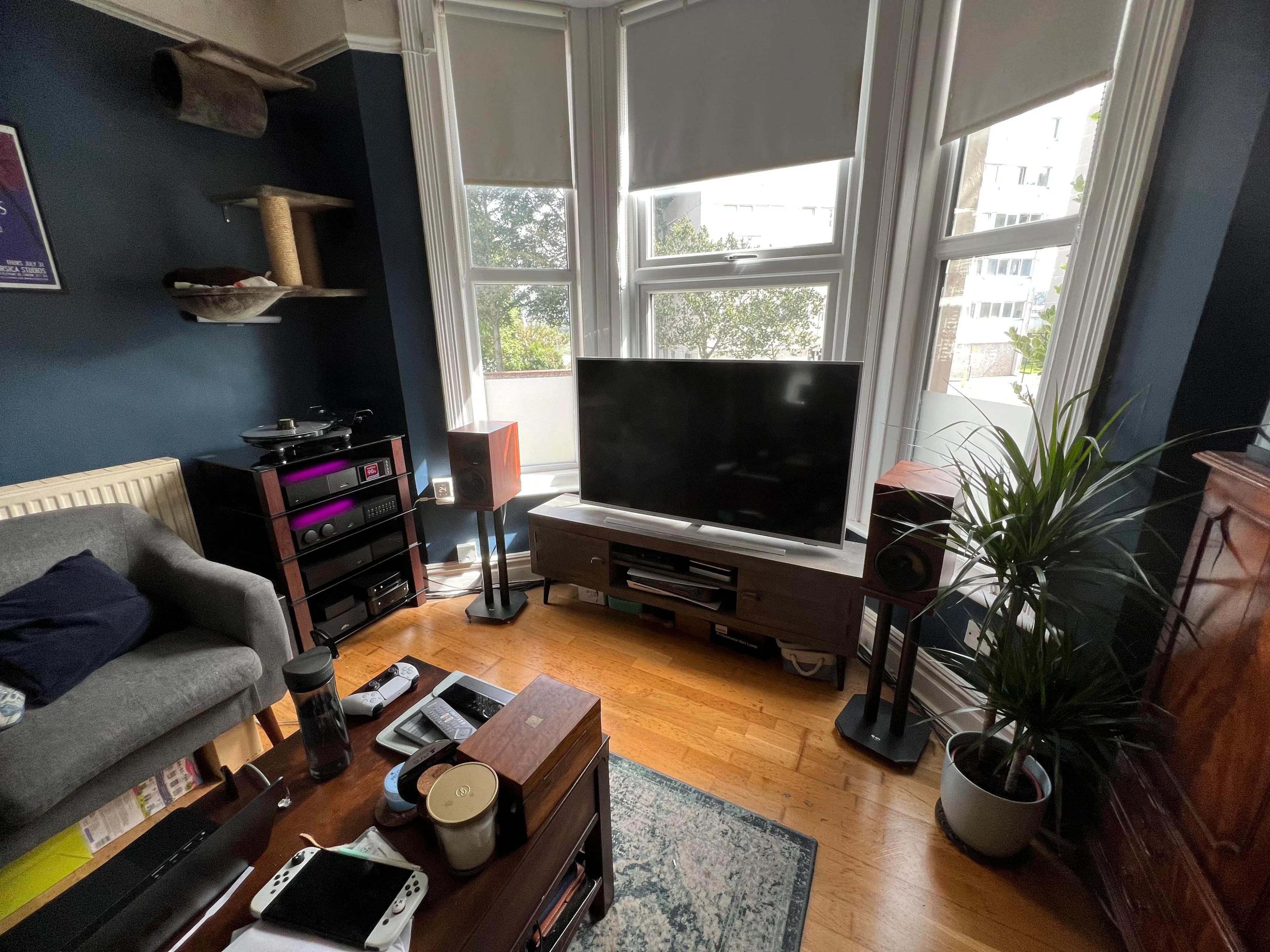 Naim Audio Setup in a Homely Living Room