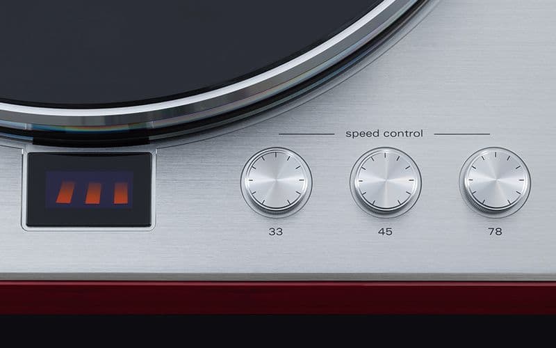 Luxman PD-191A Turntable: A Blend of Vintage Aesthetics and Modern Technology