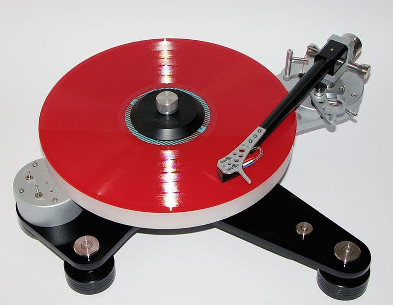 Soulines Unveils TT9 Turntable with Golden Ratio Design & KiVi M3 Option