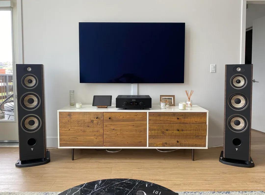  A Study in Minimalist HiFi Excellence