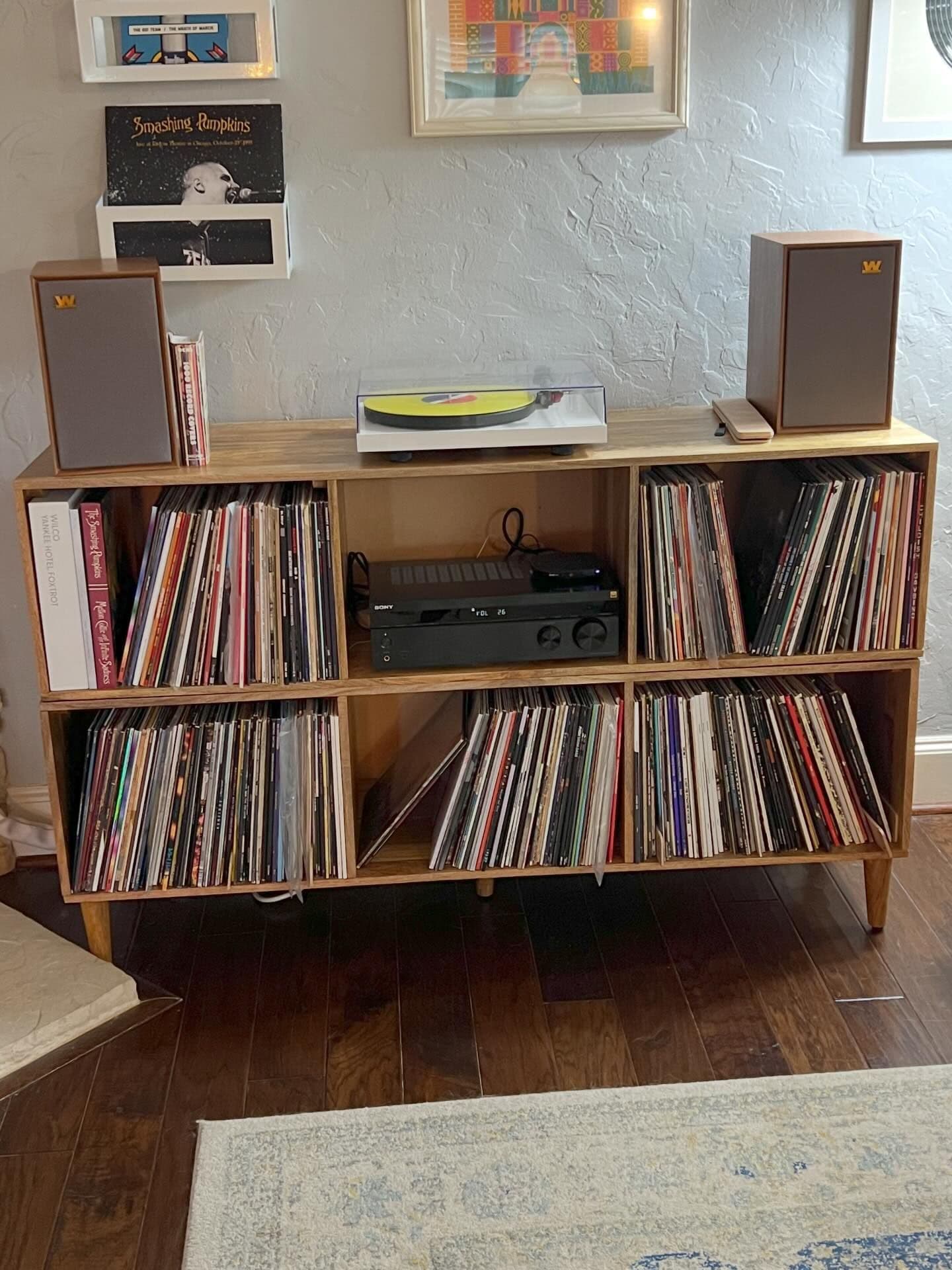 The Balanced Harmony of a Vintage-Modern Hi-Fi Setup