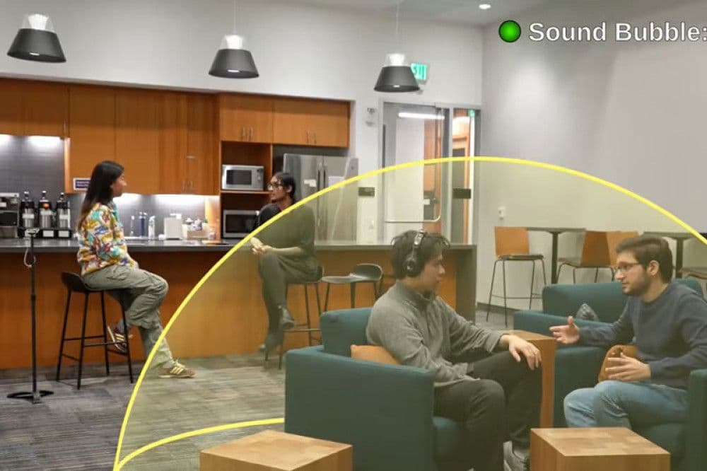 Sound Bubble — AI-Integrated Headphones with a "Sound Bubble"