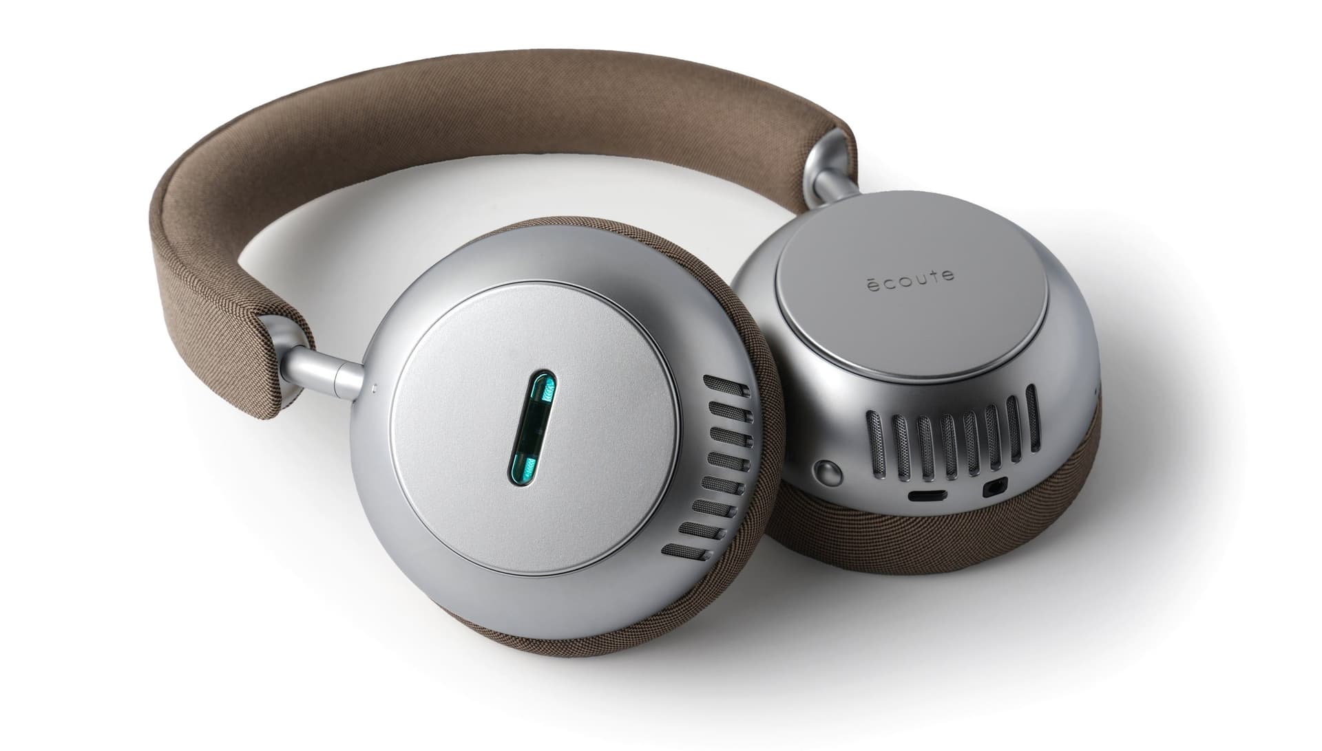 Écoute Releases Luxury Headphones with Built-In Vacuum Tube Amp