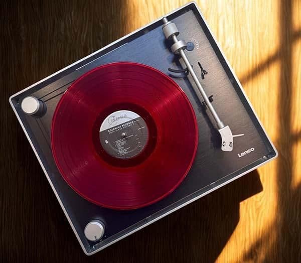 Lenco Debuts L-445BK Turntable at High End Munich 2025