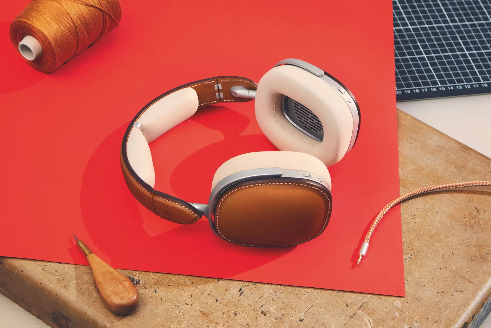Hermès introduces its first Luxury Headphones, crafted by Hermès Ateliers Horizons