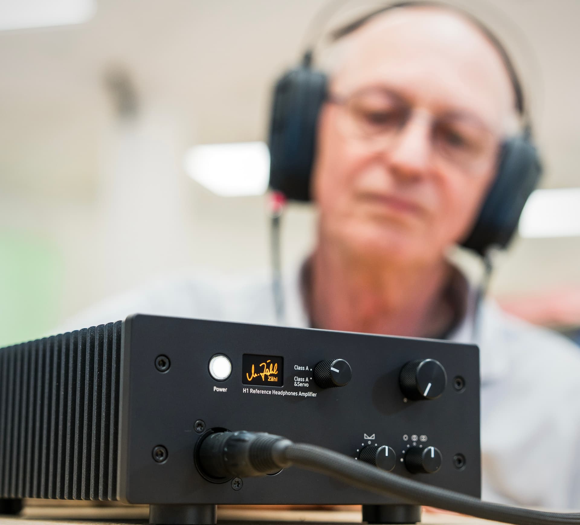 Zähl H1: Streamlined Elegance in High-End Audio Amplification