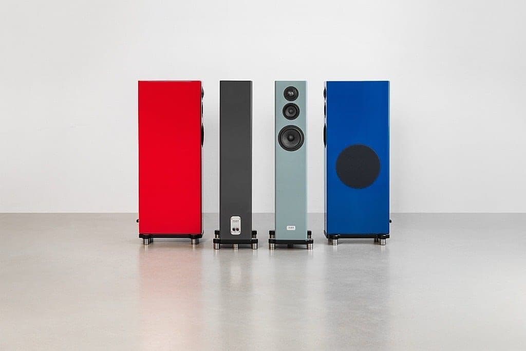 Auer Acoustics Showcases Versura V2 at AXPONA 2025