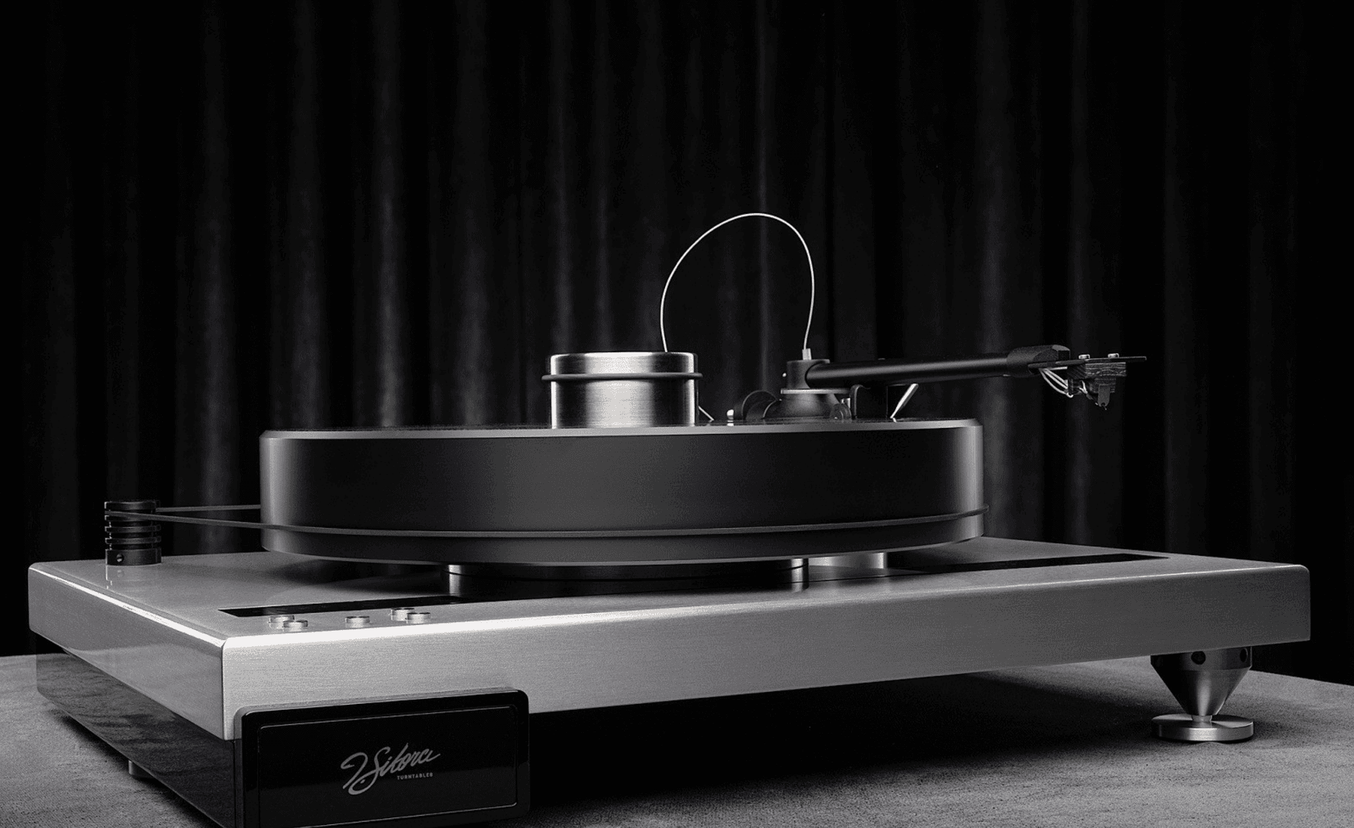 J.Sikora Unveils Aspire Turntable at AXPONA 2025