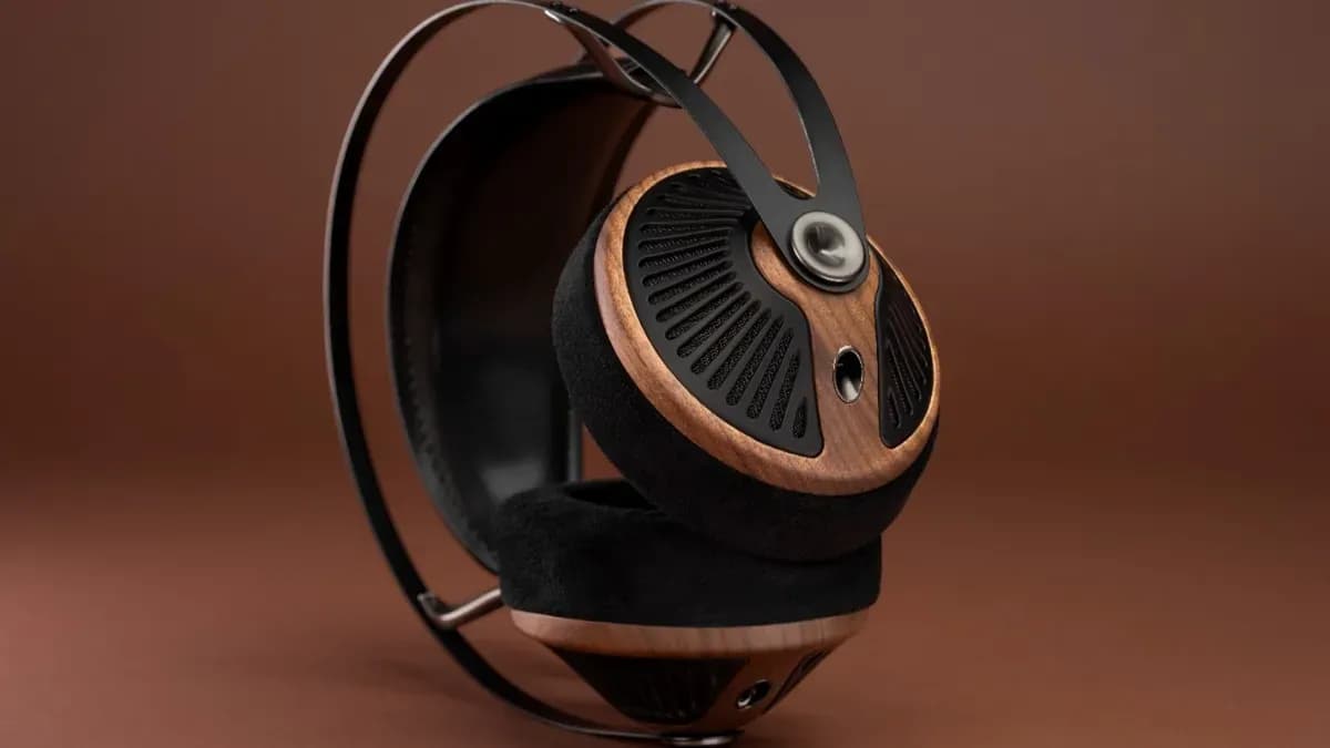 Meze Audio Unveils 105 SILVA Headphones at High End Munich 2025