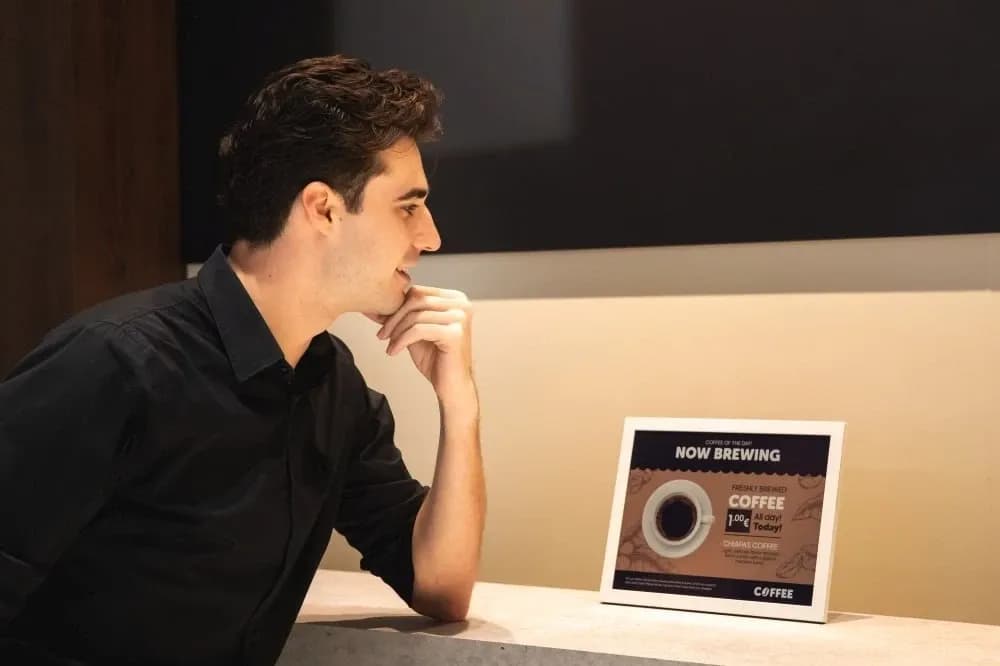 Samsung présente le premier écran couleur en bioplastique au monde