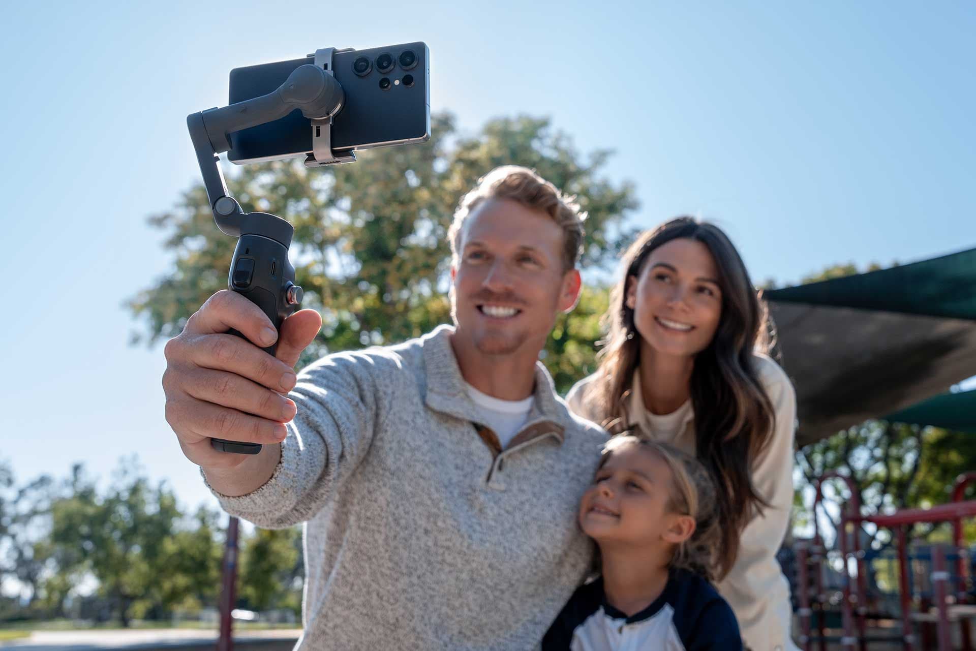 DJI Unveils Osmo Mobile 8 - 360° Pan Rotation Gimbal with Pet Tracking