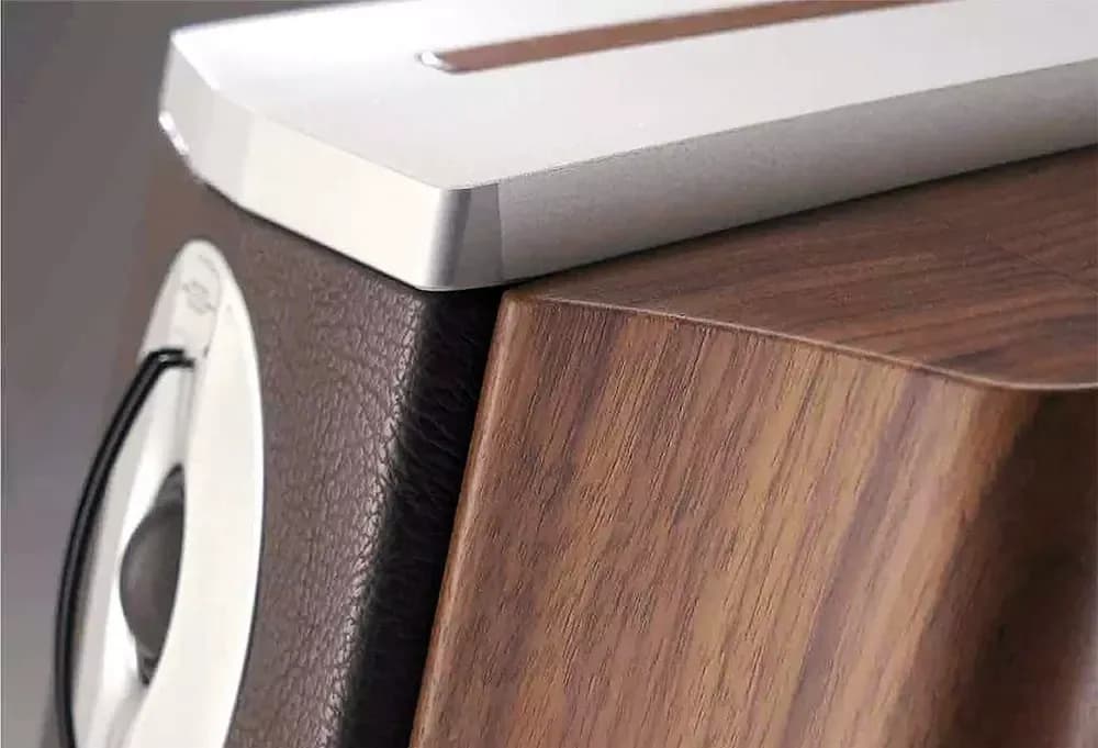 Diapason Didascalia: Sistema de Altavoces de Pie de Dos Vías Italiano Presentado