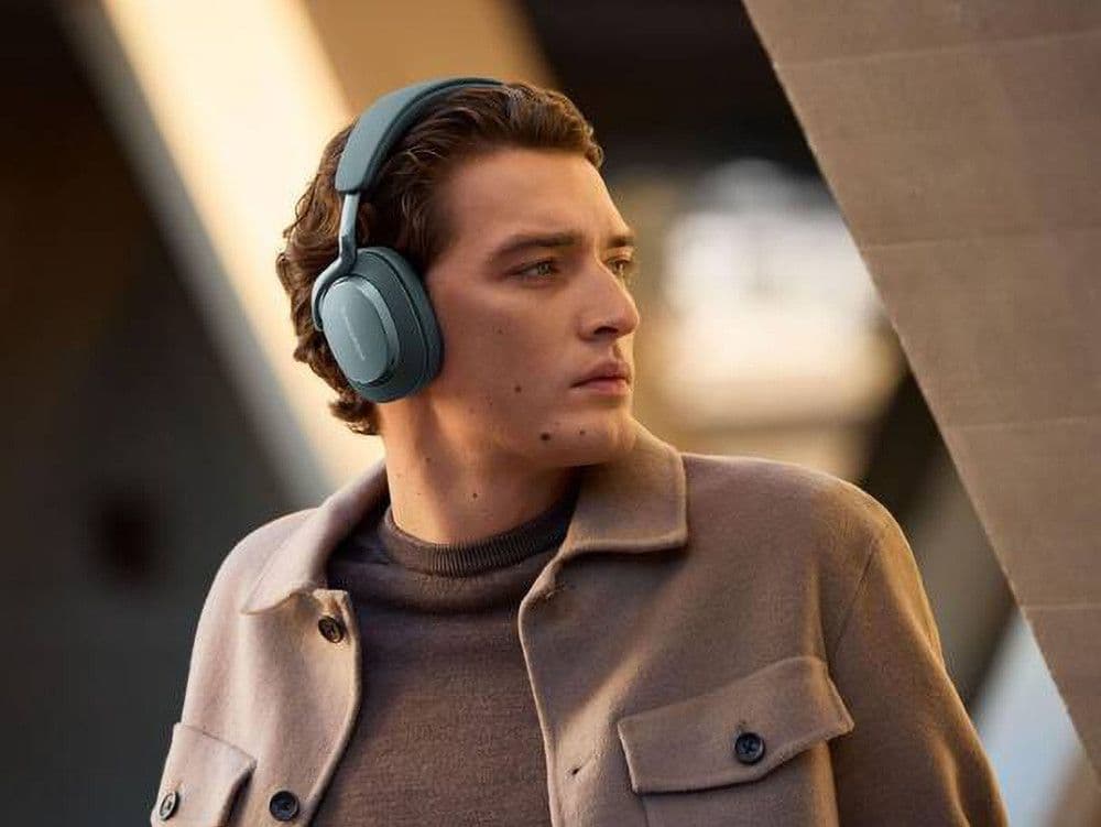 Bowers & Wilkins Px7 S3 Released in Frost Blue Color Scheme