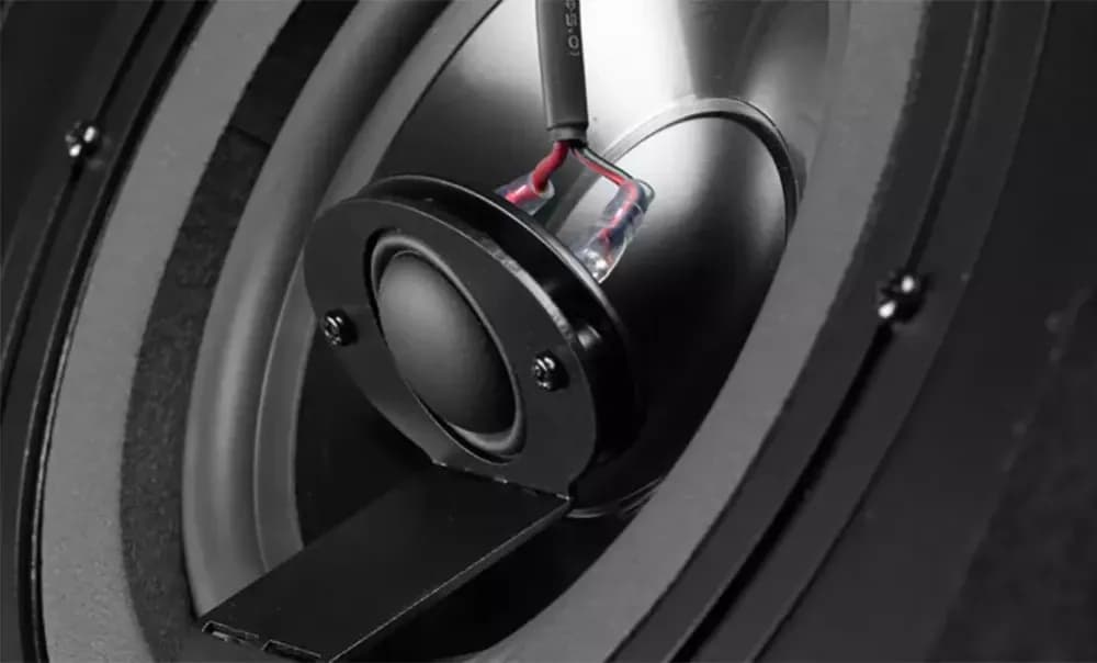 Lyngdorf D-5 IC N - Premium-Deckenlautsprecher aus der Discreet-Serie