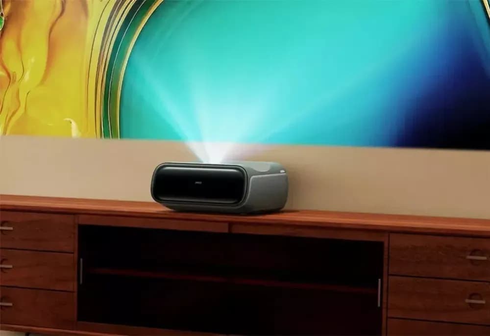 Jmgo O2S Ultra: Ultra-Short-Throw Laser Projector with 3,600 Lumens and Google TV
