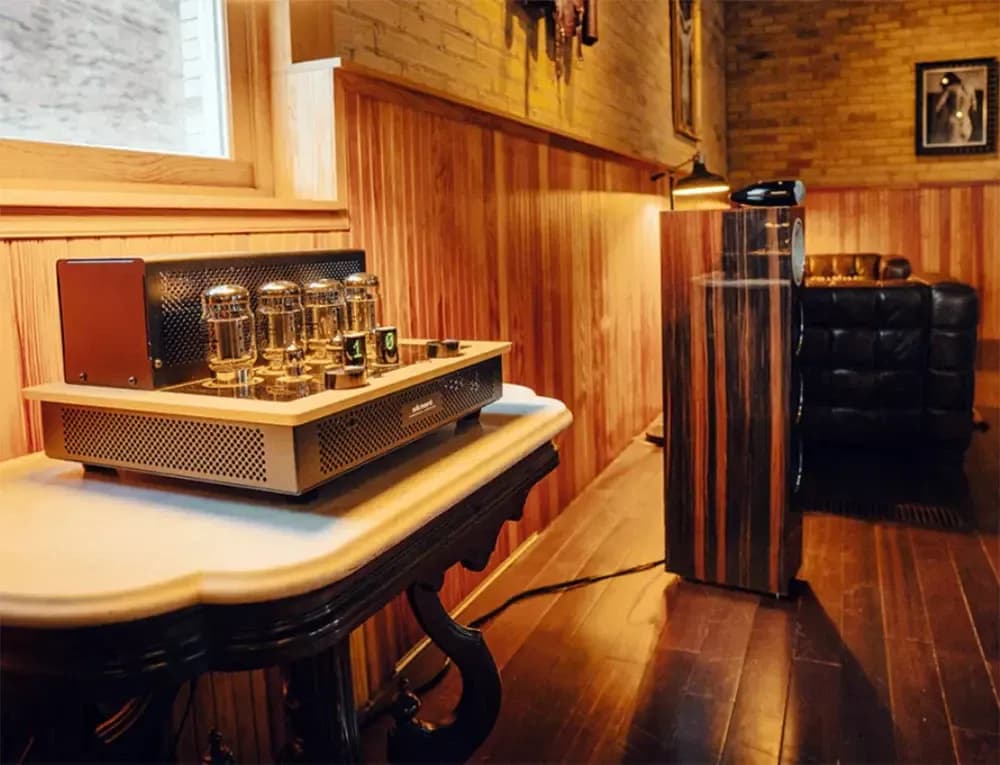 Audio Research I/55 Tube Integrated Amplifier with Optional DAC and Phono Stage Debuts in Europe